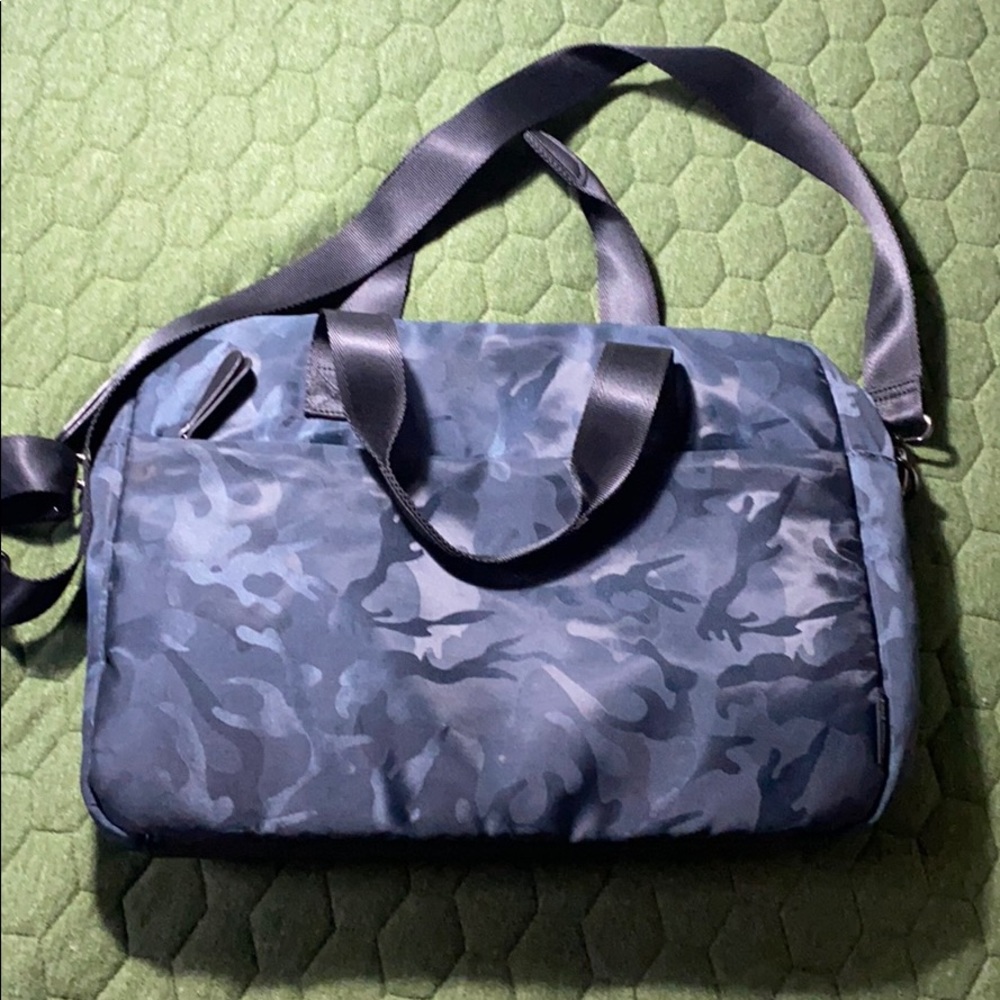 Laptop carrier